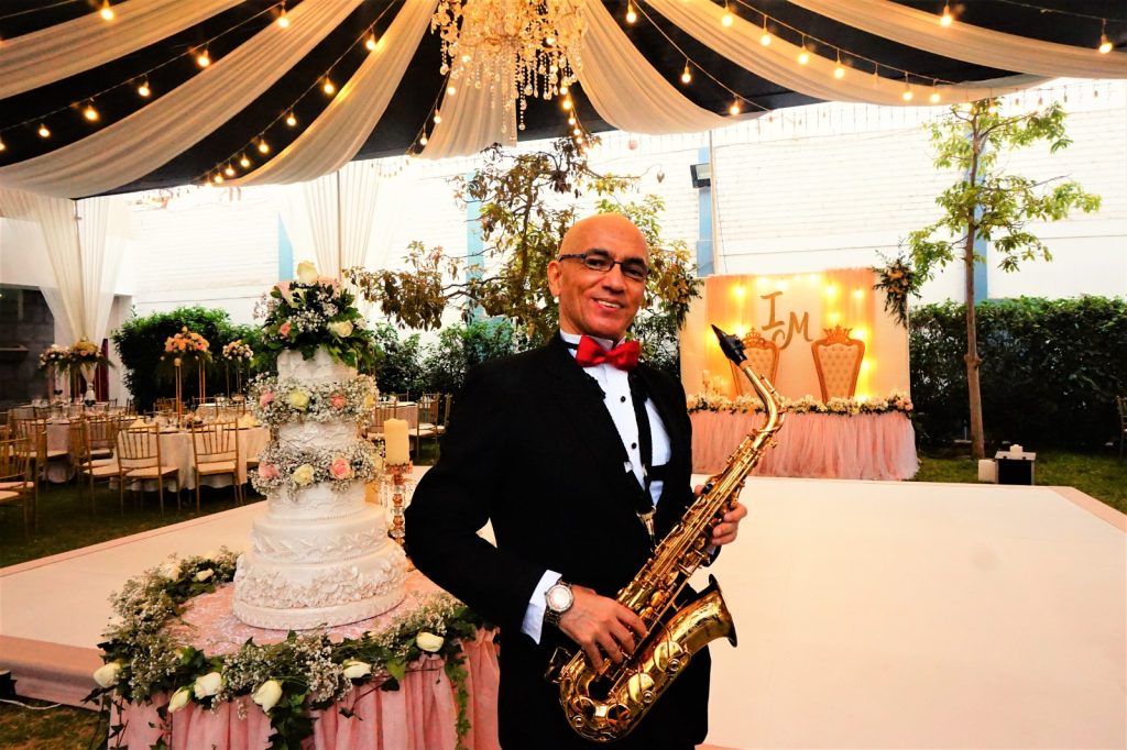 Saxofonista para bodas Henry Cabrejos