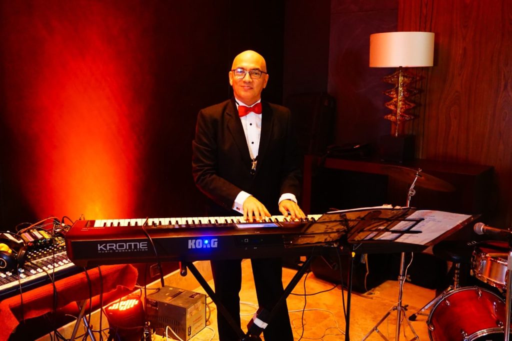 Pianista para bodas Henry Cabrejos